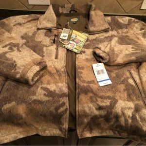 NWT Men’s Cabela’s Wooltimate collared jacket. Size XL.